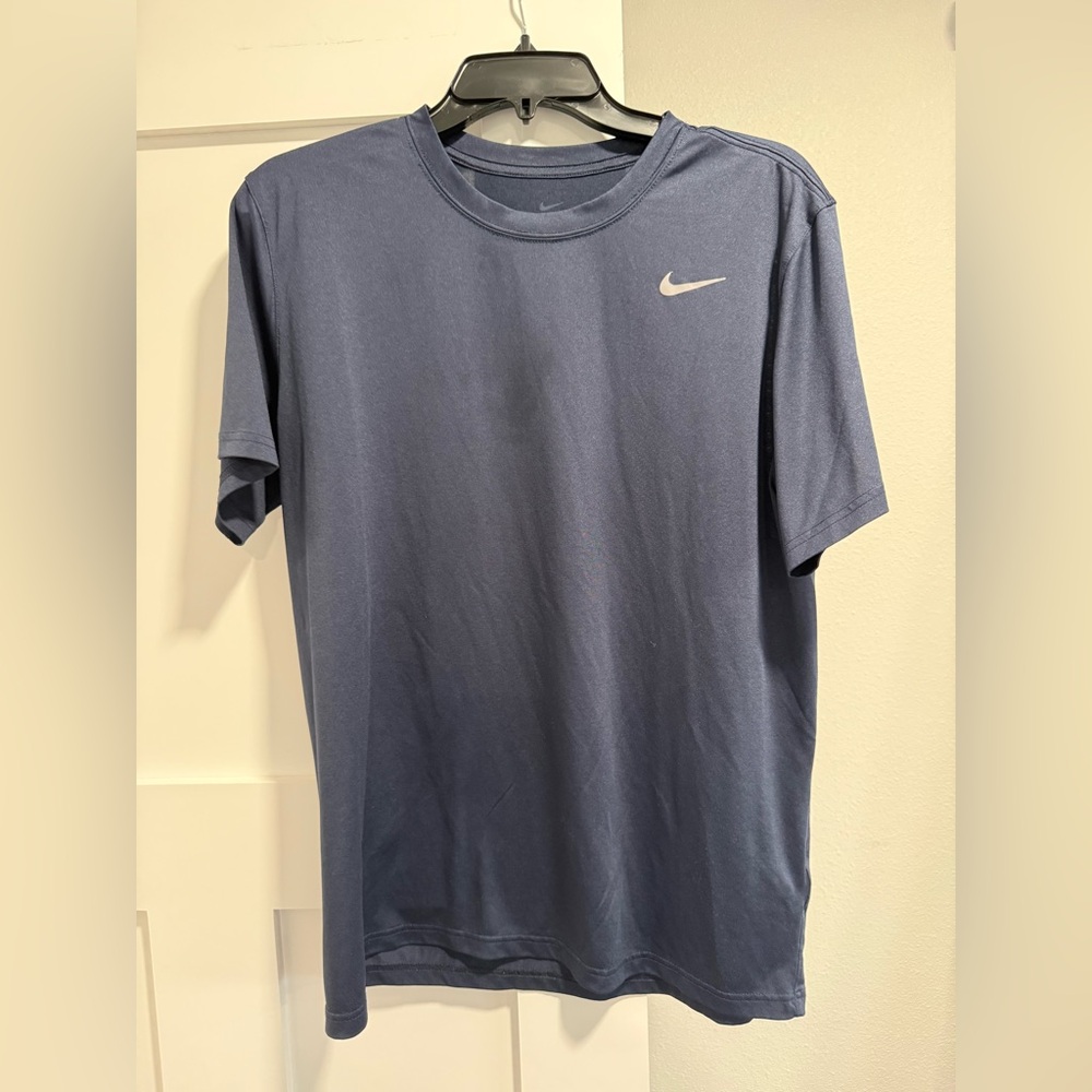 Nike Men's Short Sleeve Tee in Navy Blue